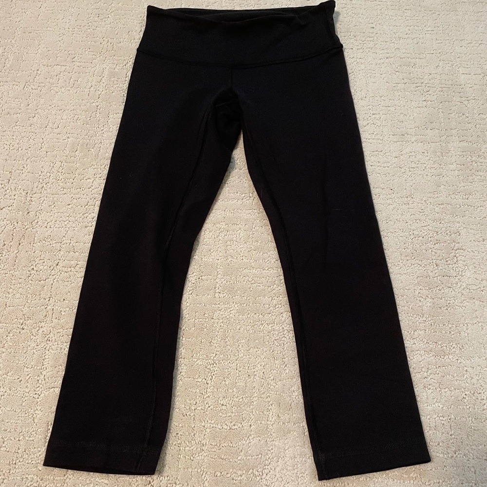 LULULEMON CROPPED SIZE 4